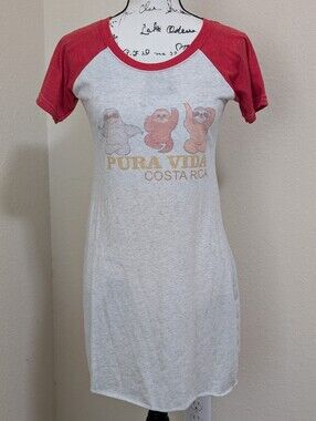 EUC•Pura Vida Costa Rica Sloth 🦥 Graphic Raglan Crew Neck T-Shirt/Sleep Dress•M